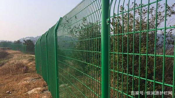 [木垒公路分局]及时修复损坏的隔离栅网-北京时间